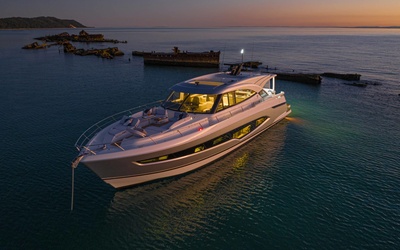 Riviera 6800 Sport Yacht Platinum Edition