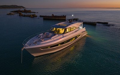 Riviera 6800 Sport Yacht Platinum Edition