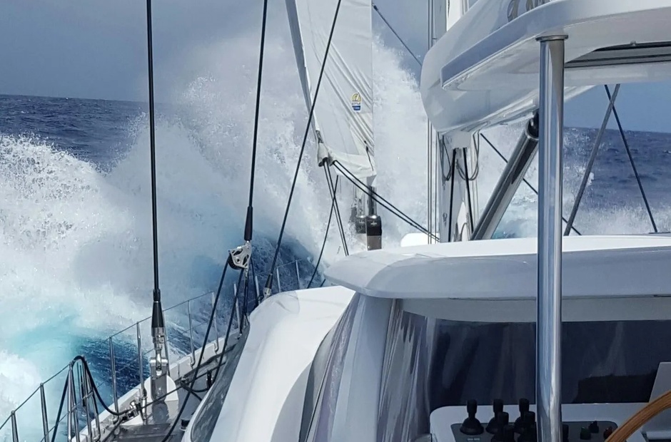 Alloy Yachts Encore
