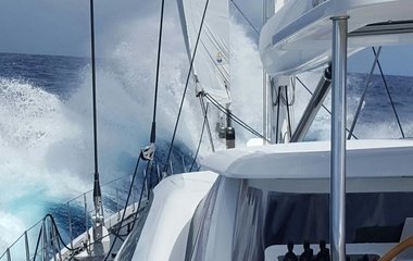 Alloy Yachts Encore