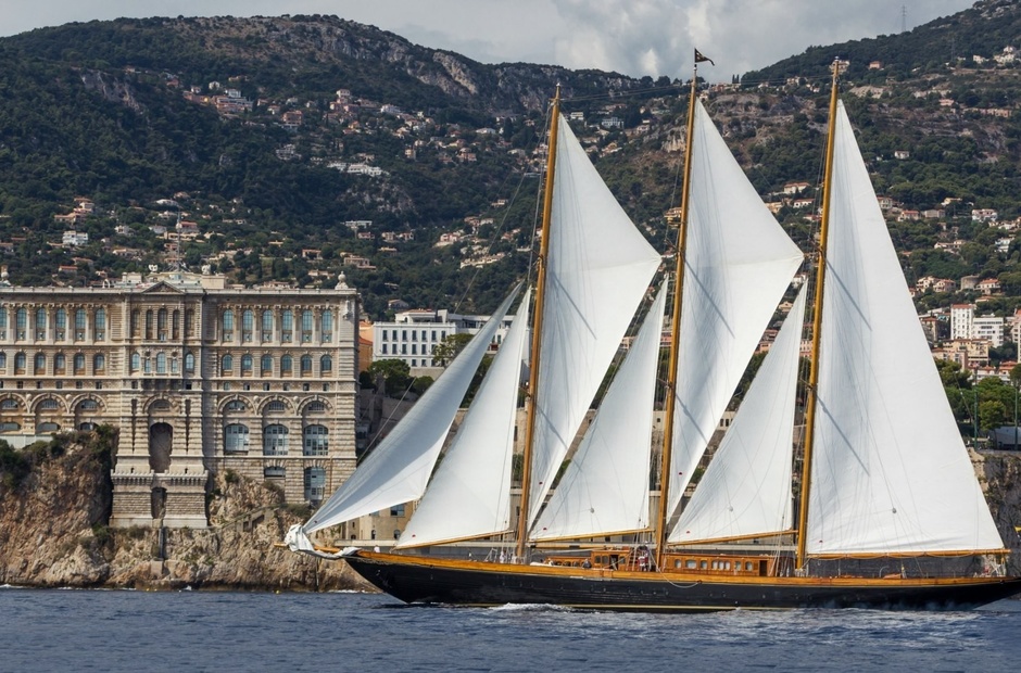 Camper & Nicholsons  Creole
