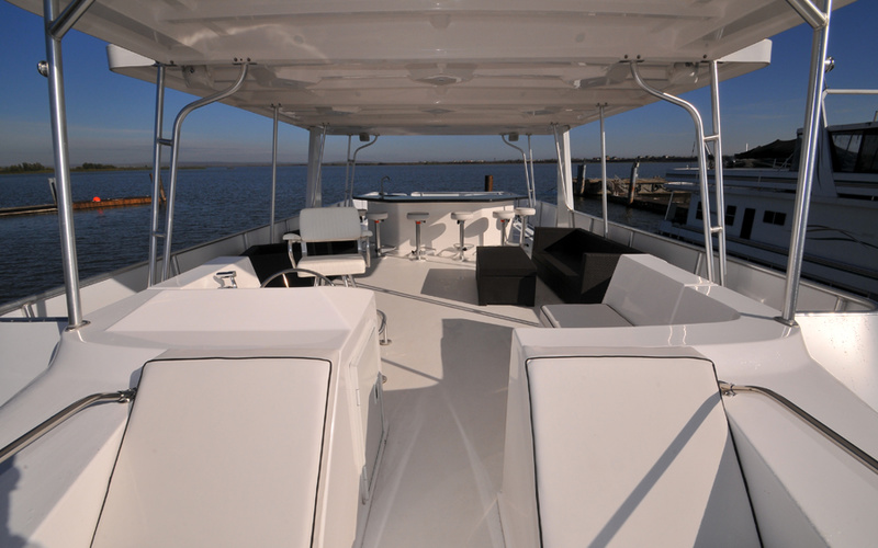 Thoroughbred Houseboats 15' х 51'