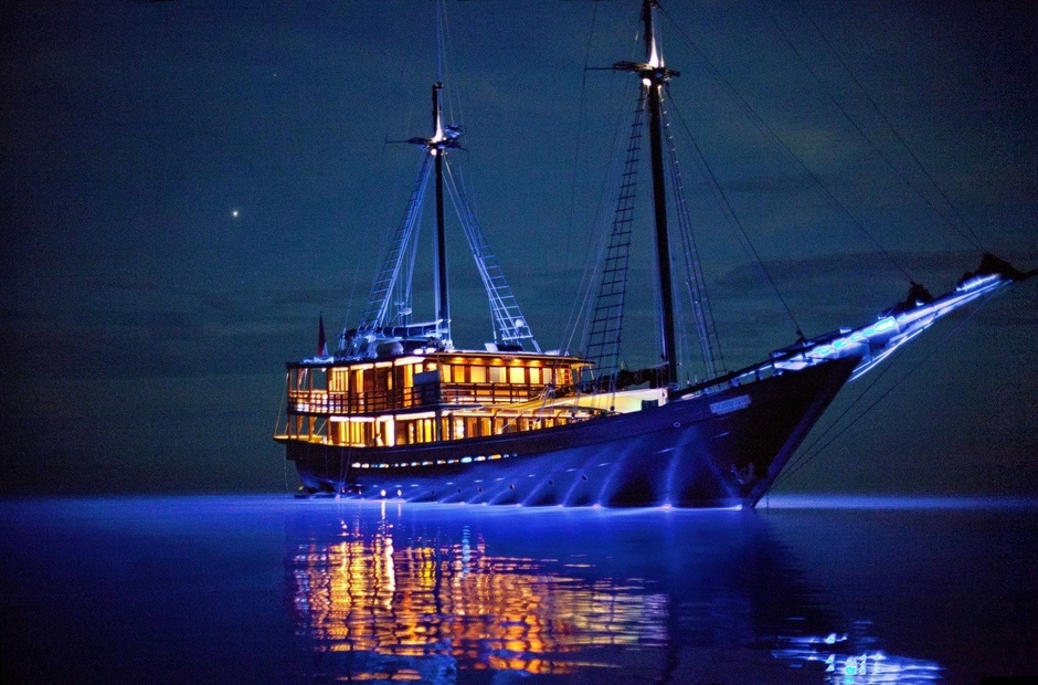 Konjo Boat builders  Dunia Baru