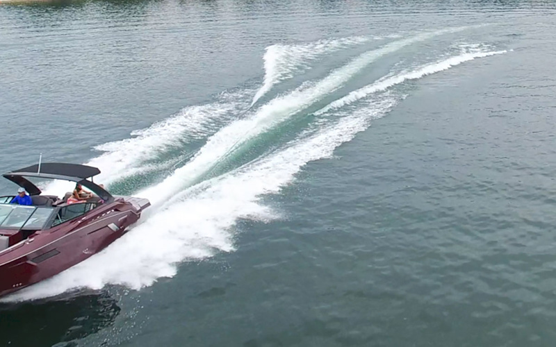 Cruisers Yachts 338 Palm Beach Edition - Bow Rider