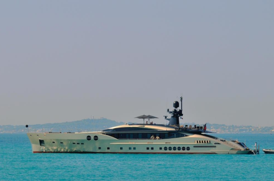 Palmer Johnson DB9