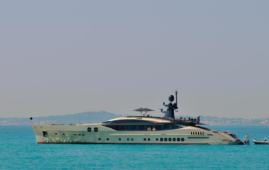 Palmer Johnson DB9
