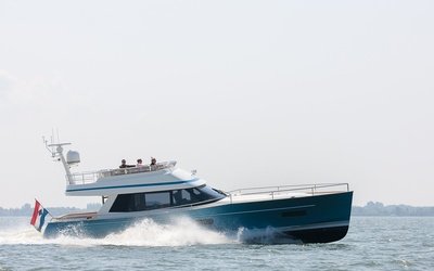 Contest 52MC Flybridge