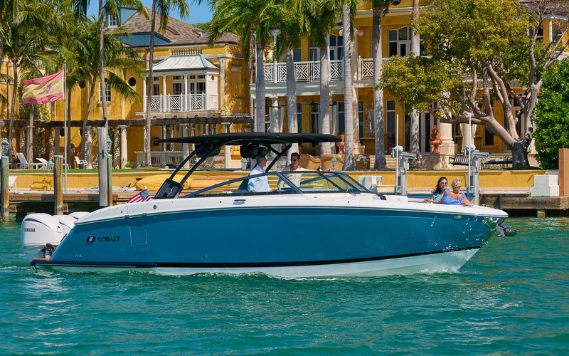 Cobalt R33 Outboard