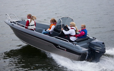 Yamarin Cross 46 Side Console