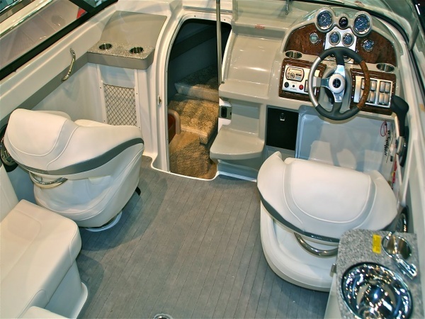 Formula 240 Sun Sport