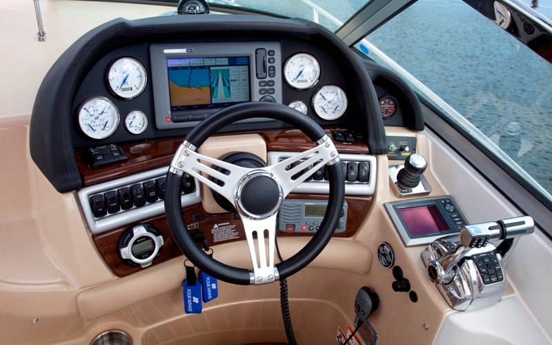 Four Winns V335