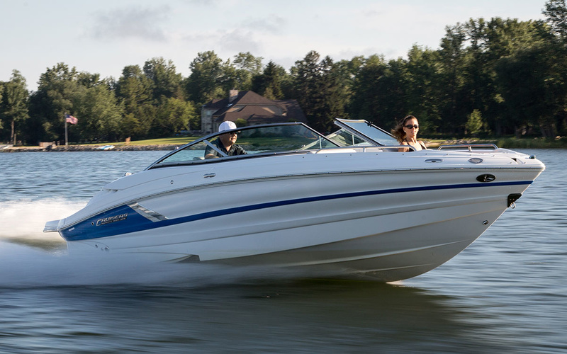 Cruisers Yachts 238 Bow Rider