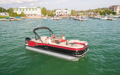 Avalon Catalina Platinum Entertainer 25