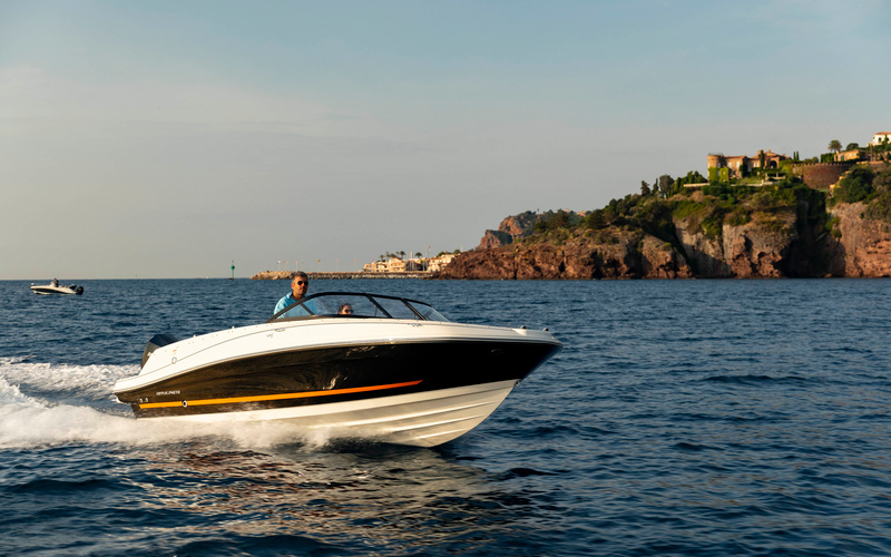 Bayliner VR5 Bowrider Outboard