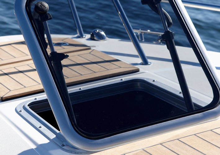Quicksilver Activ 595 Cabin