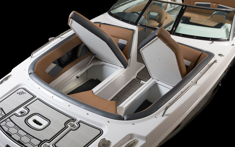 Four Winns HD8 RS Surf
