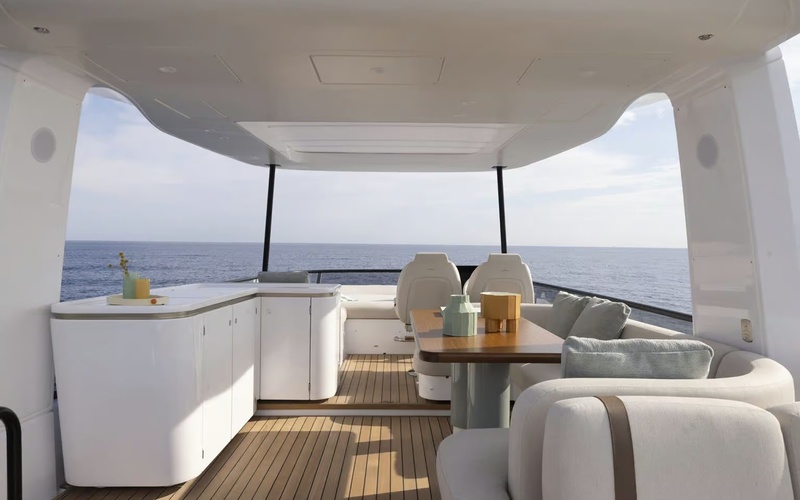 Azimut 62