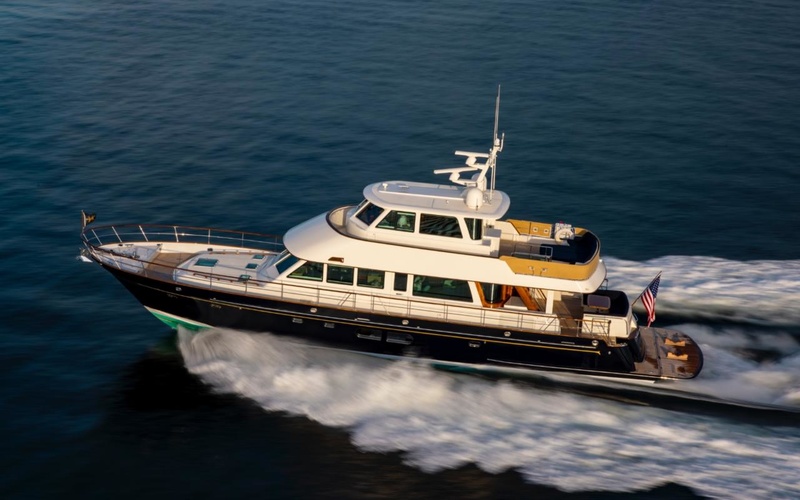 Hunt Ocean 76 Enclosed Pilothouse