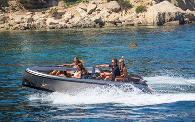 Vanquish VQ16 Sports Line