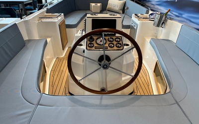 Interboat Intender 820 ES