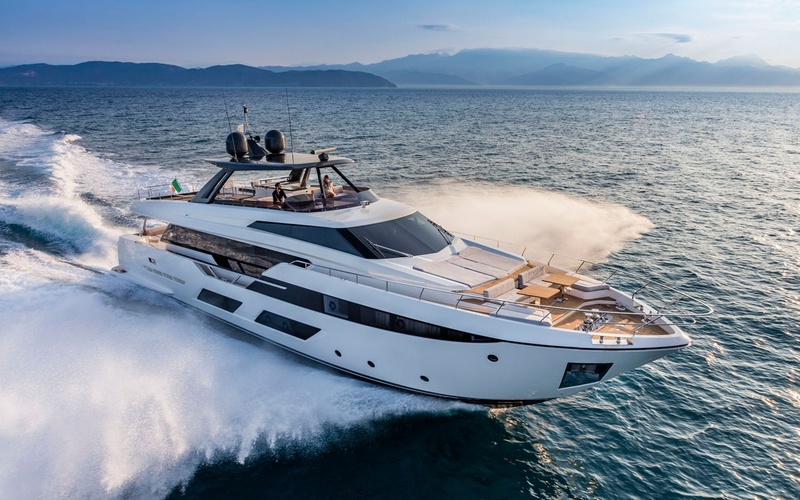 Ferretti 920