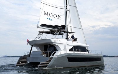 Moon 60