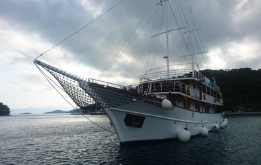 Custom Boats Magellan