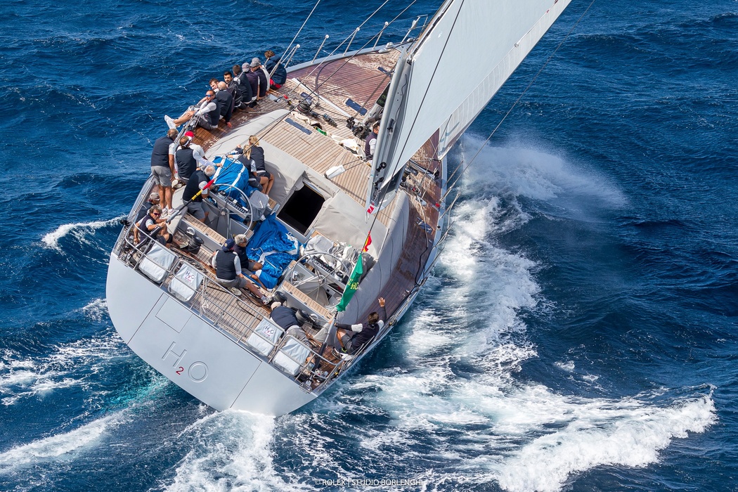 Точно так же приходы решили судьбу итальянской Vallicelli 80 H2O и австрийской Swan 651 Lunz Am Meer в дивизионе Mini Maxi CR . При трех победах у H2O против одной у Lunz Am Meer, лучшей командой были признаны итальянцы.