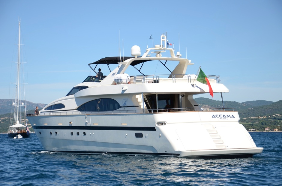 Azimut Accama Delta