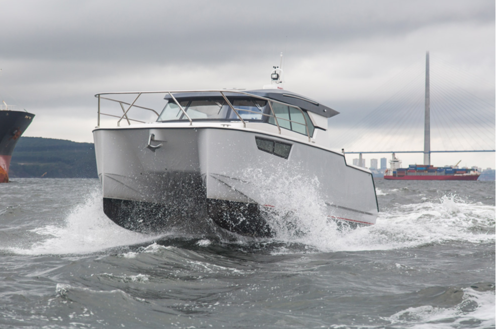 Spacious universal 9.9-meter motor catamaran Voyager 99 is an example of the domestic yachtbuilding industry. The production of Pacifico Yachts is located in Vladivostok. The Voyager 99 project dates back to 2018, and it will be the first boat to reach St. Petersburg. The characteristic feature of the catamaran is its economy. According to the company's representatives, due to the combination of fiberglass production technology and the design of the vessel, fuel consumption of the Voyager 99 is half as low - in comparison with a single hull boat of the same size.