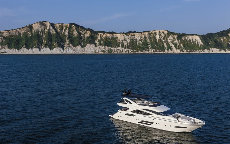 Dominator 800