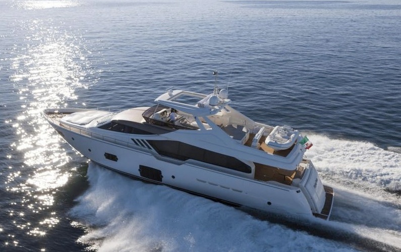 Ferretti 870