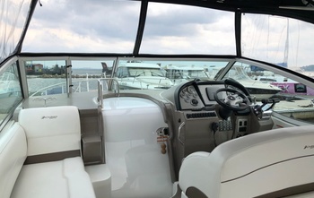 Cruisers Yachts 300 Express (2008)