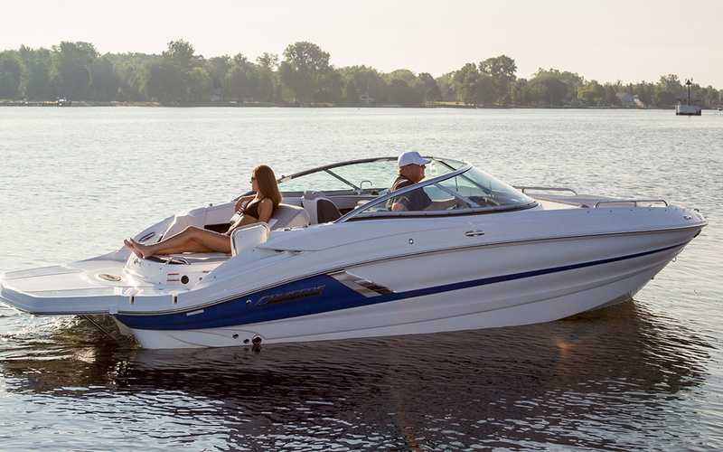 Cruisers Yachts 238 Bow Rider