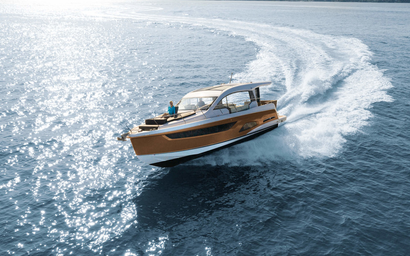 Sealine C390