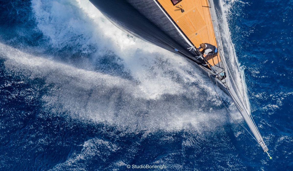 Лодки из флота Performance ожидал 30,5-мильный маршрут, а Cruising – путь в 24,3 мили. Оба дивизиона встретились у острова Спарджи. Лучшими в этот день вновь оказались Magic Carpet 3 и Silencio.