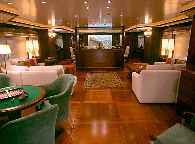 Benetti More