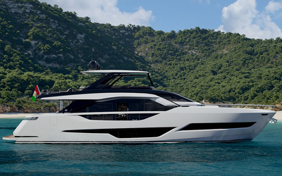 Ferretti 800