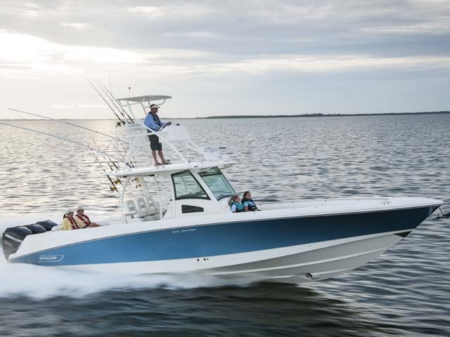 Boston Whaler 370 Outrage