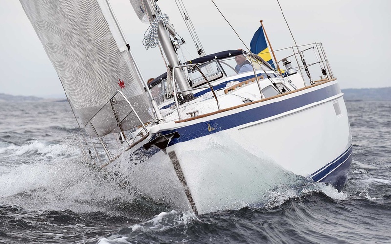 Hallberg-Rassy  44