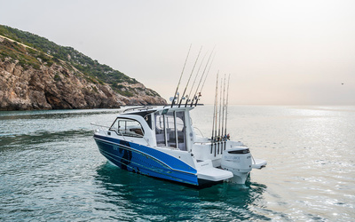Beneteau Antares 8 Fishing