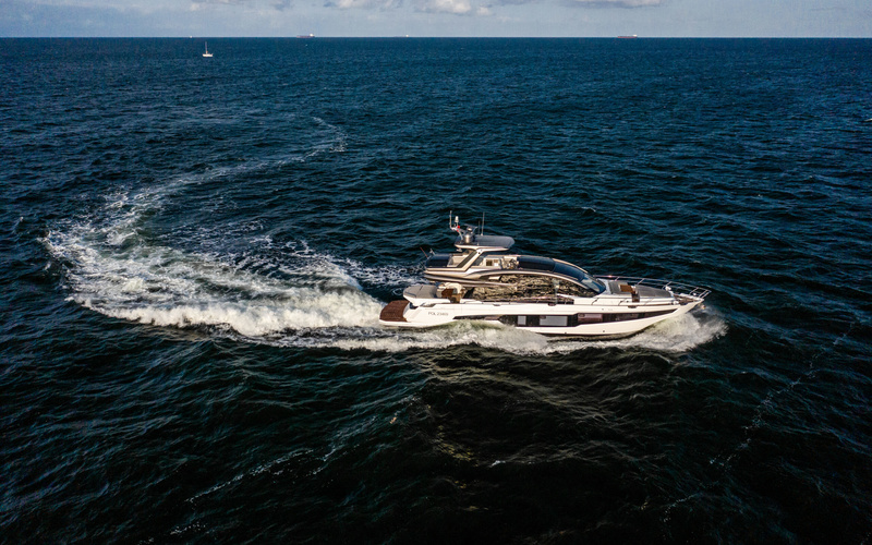 Galeon 700 Skydeck