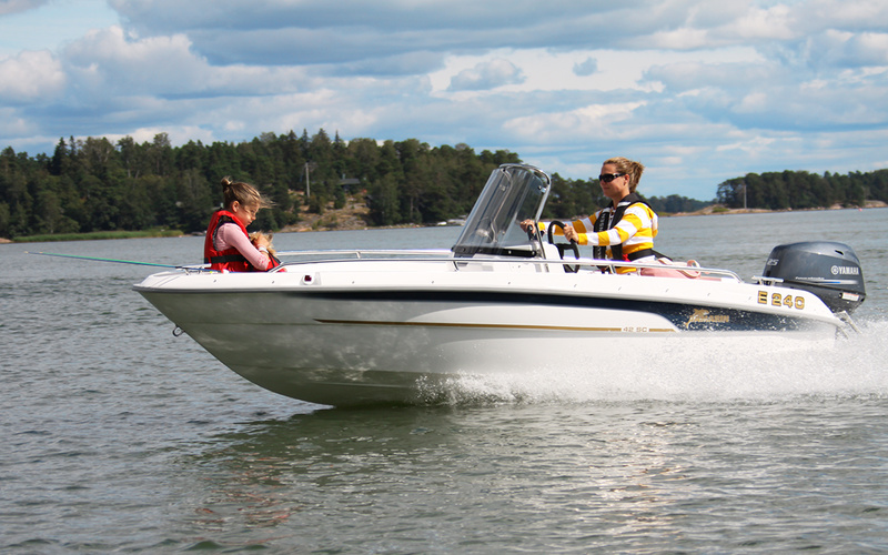 Yamarin 42 Side Console