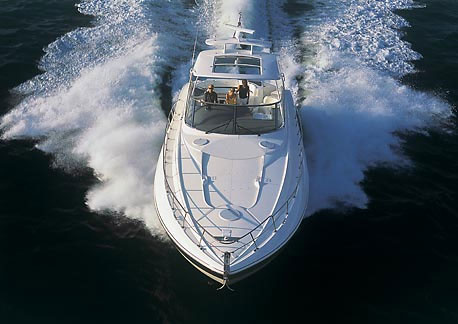 Cruisers Yachts 560 Express