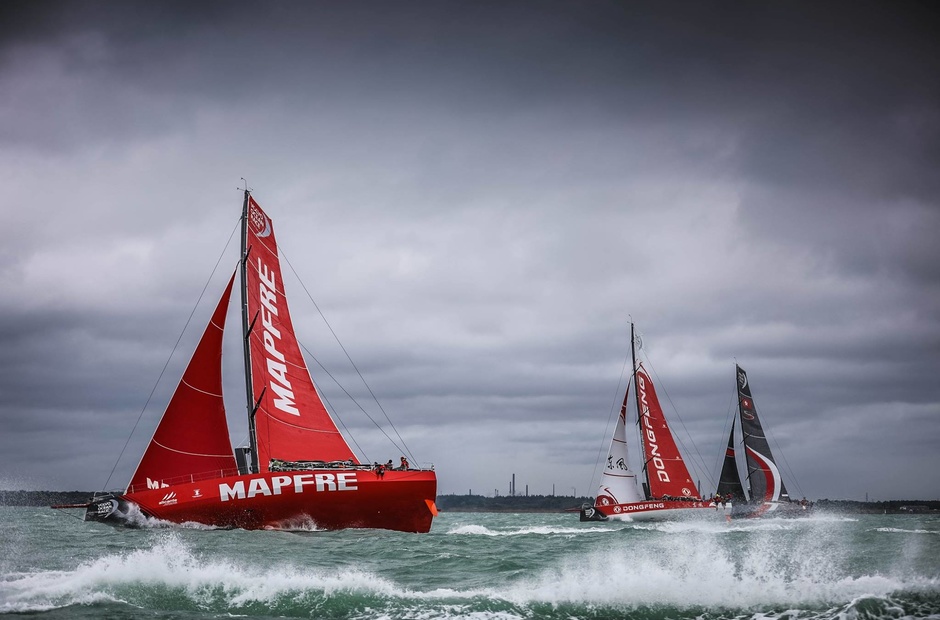 7 острых моментов нулевого этапа Volvo Ocean Race в GIF-анимациях