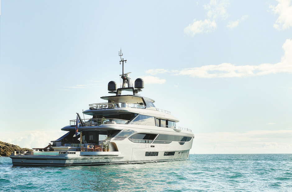 Benetti Debra One