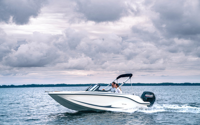 Quicksilver 525 aXess