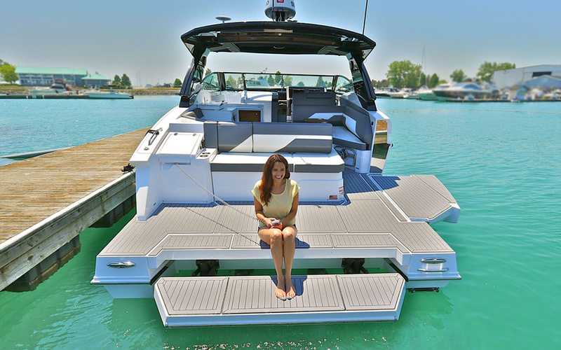 Cruisers Yachts 38 GLS I/O
