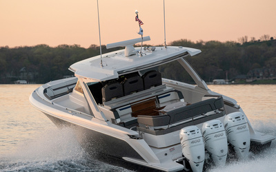 Tiara 38 LS