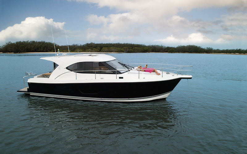 Riviera 3600 Sport Yacht